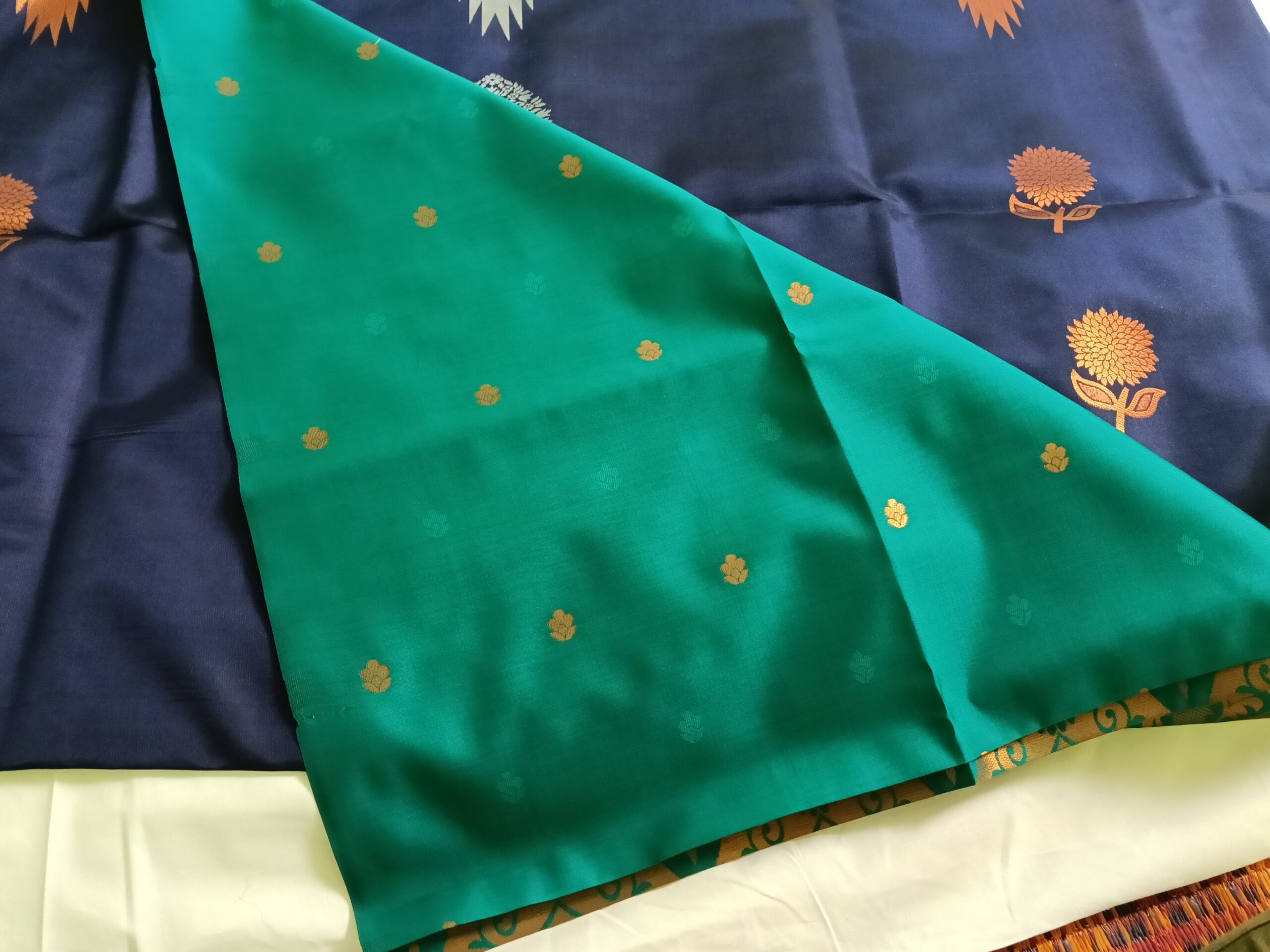 Blue Semi Kanchipuram Saree with Green & Gold-Silver Prints(Border Less) - Image 4