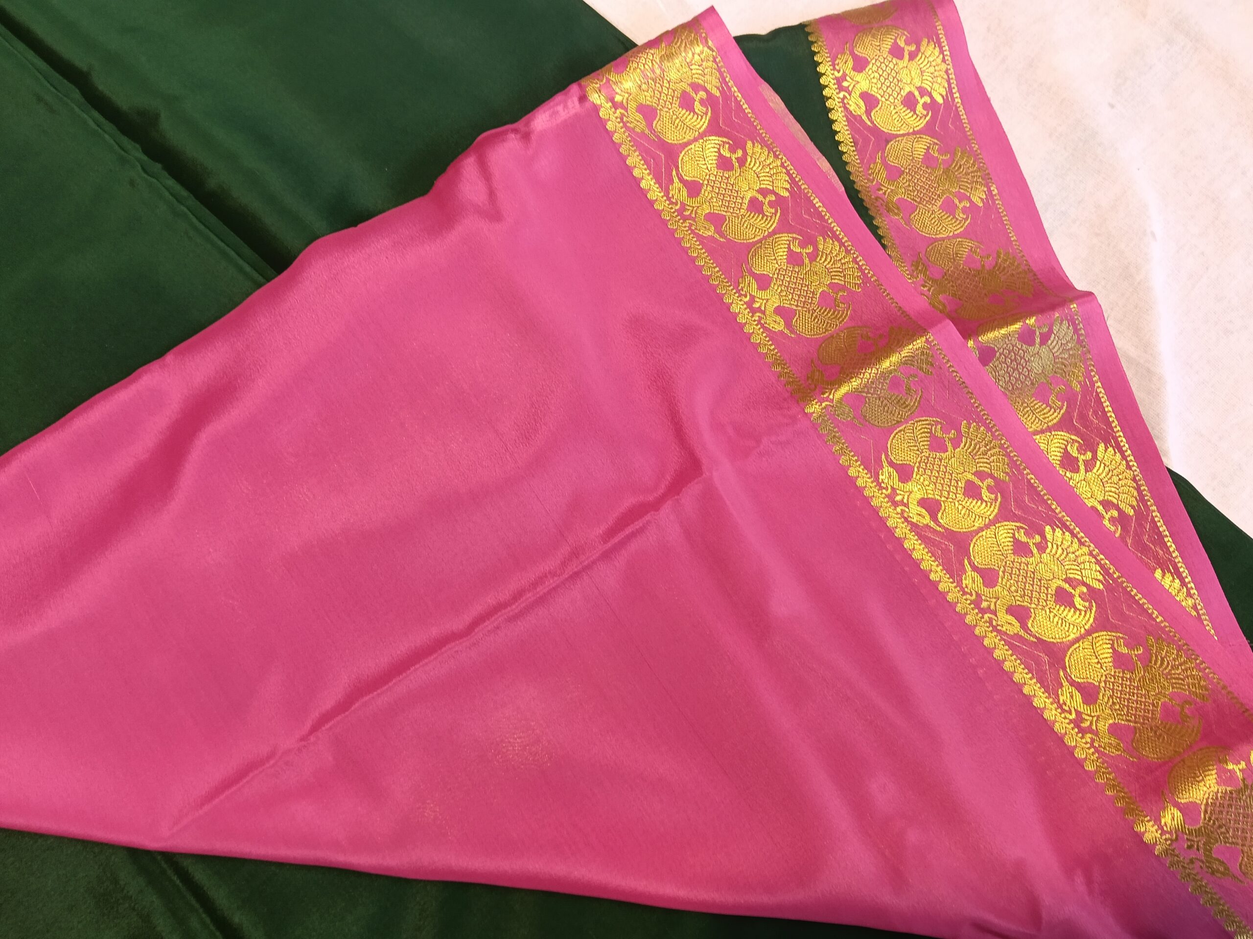 Green Mysore Crepe Silk Saree with Pink Border & Gold Gandaberunda Prints - Image 5